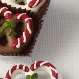 Christmas Pretzel Acetate 5oz