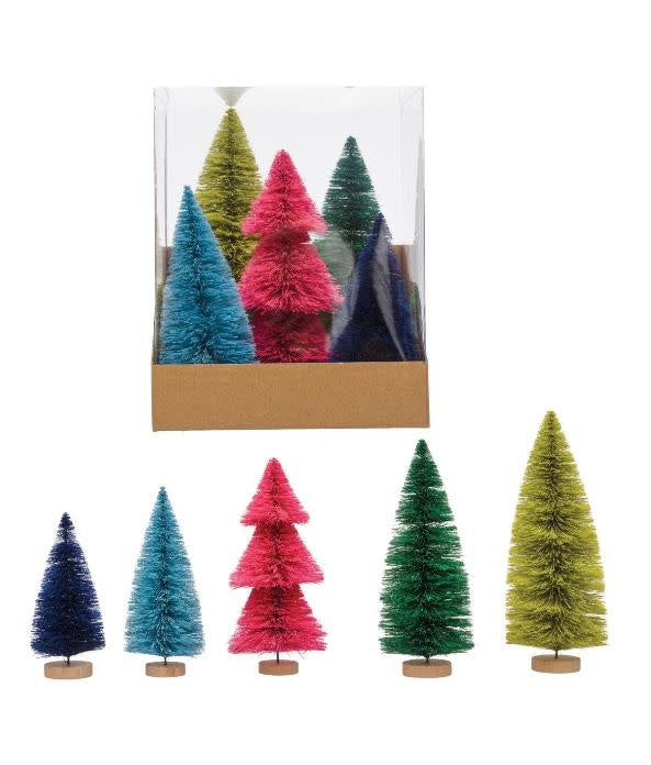Sisal bottle brush tree with wood base in natural beige tones