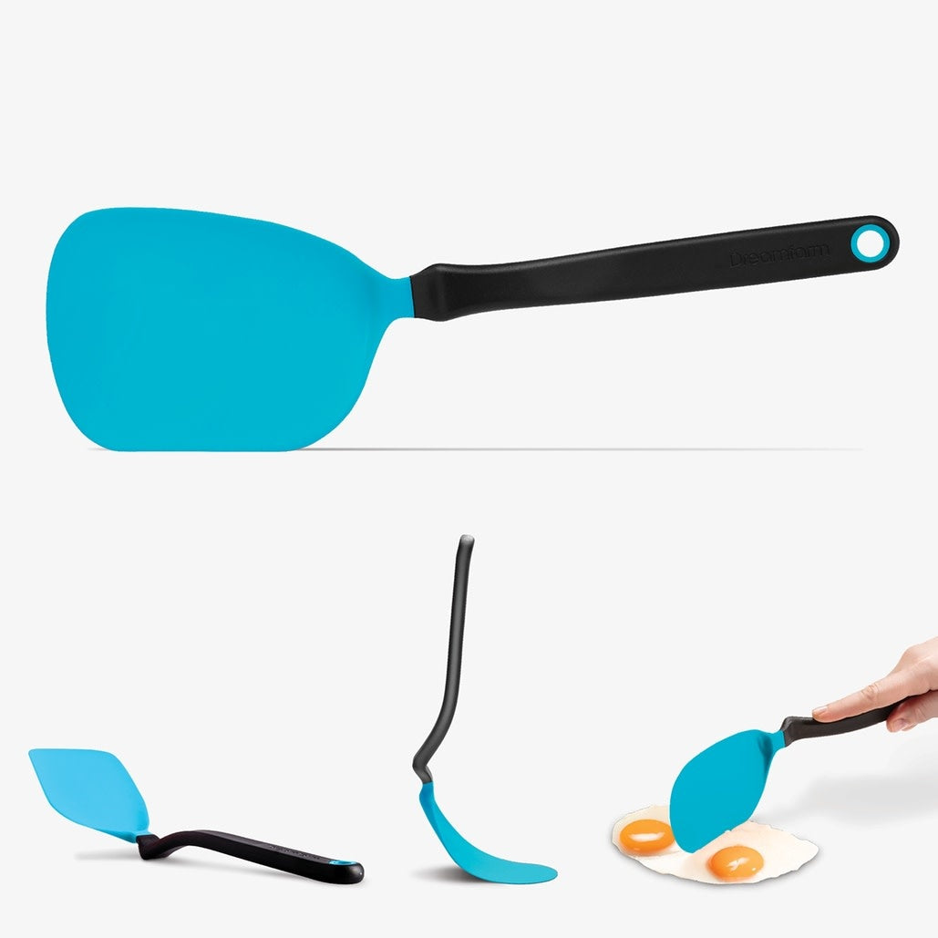 Chopula spatula with thin flexible nylon head in black.
