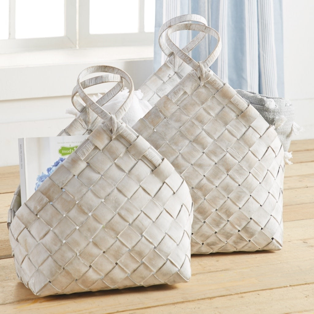SMALL -WOVEN WOOD BASKET