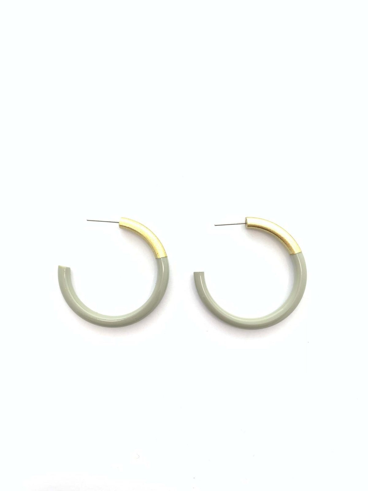 Med LIZ hoop earrings in a gold-tone finish with an oval silhouette.