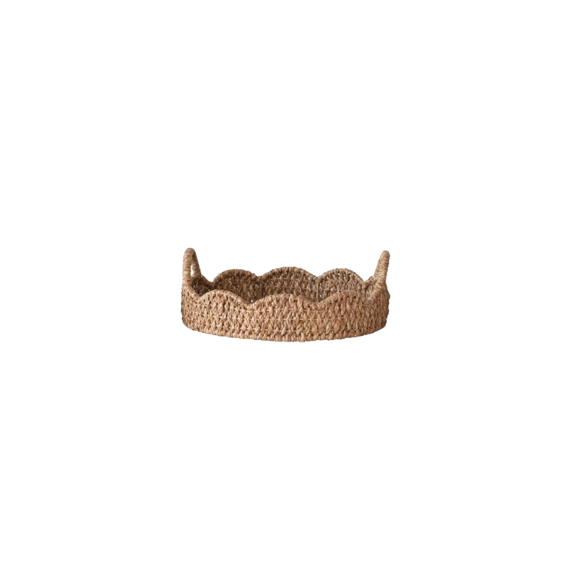 Round braided bankuan and rattan tray with a scalloped edge and two side handles.