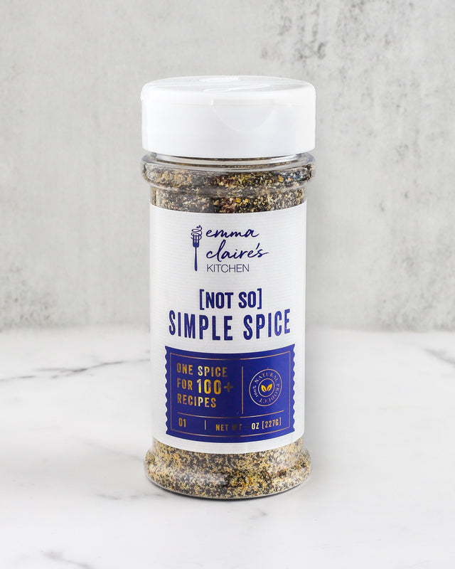 Simple Spice blend in a clear jar with white lid