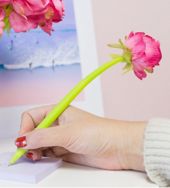 Pink flower pen with a three-inch bloom detail