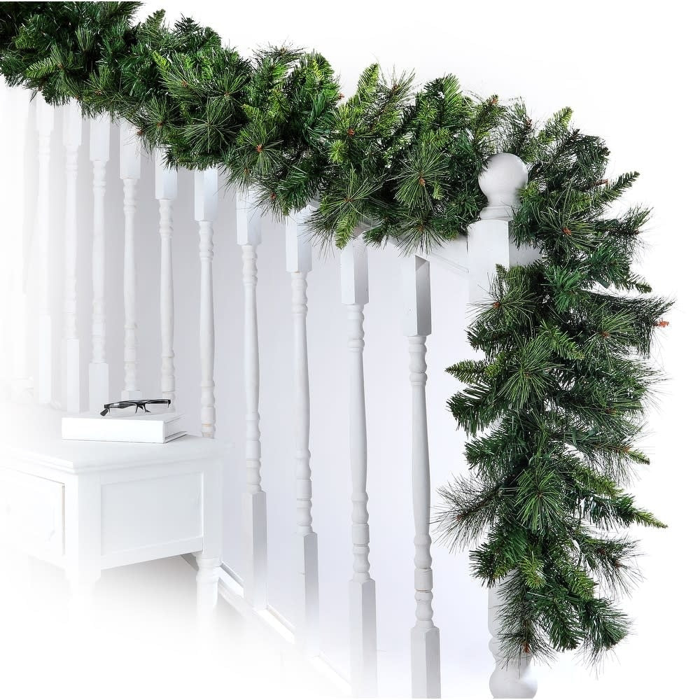 Roll of Belgium Mix PVC bottle brush garland in two-toned natural green hues.