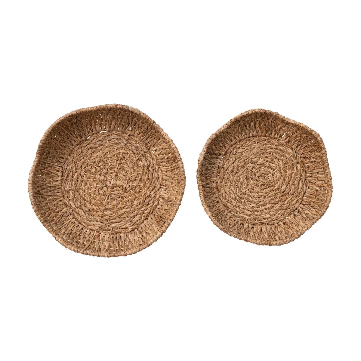 Round braided Bankuan bowl with scalloped edge in natural beige wire