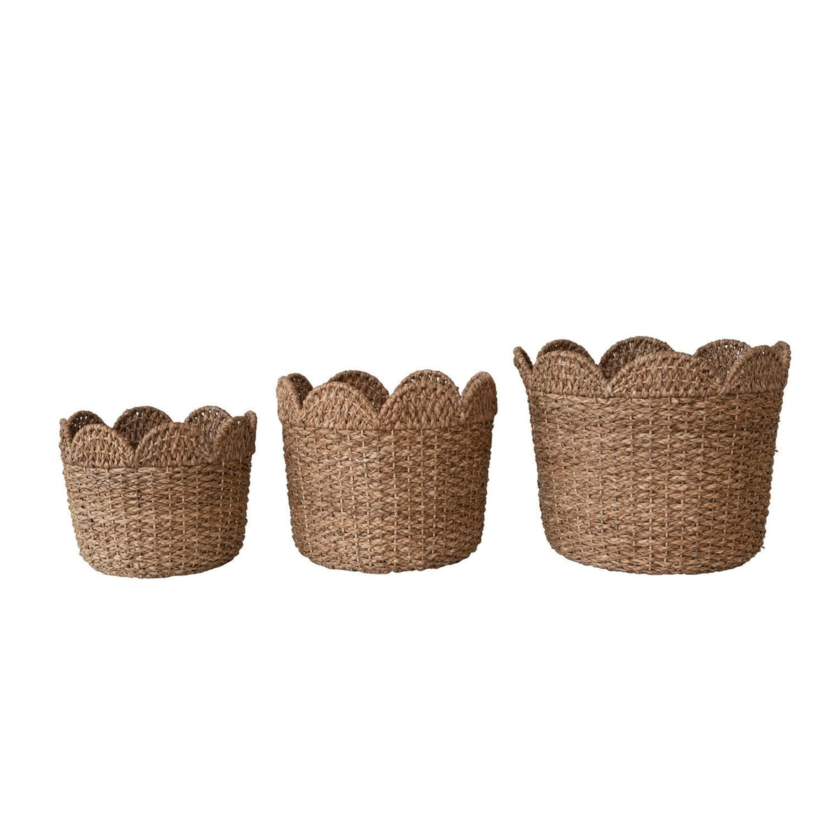 Oval braided bankuan basket with scalloped edge in natural rattan
