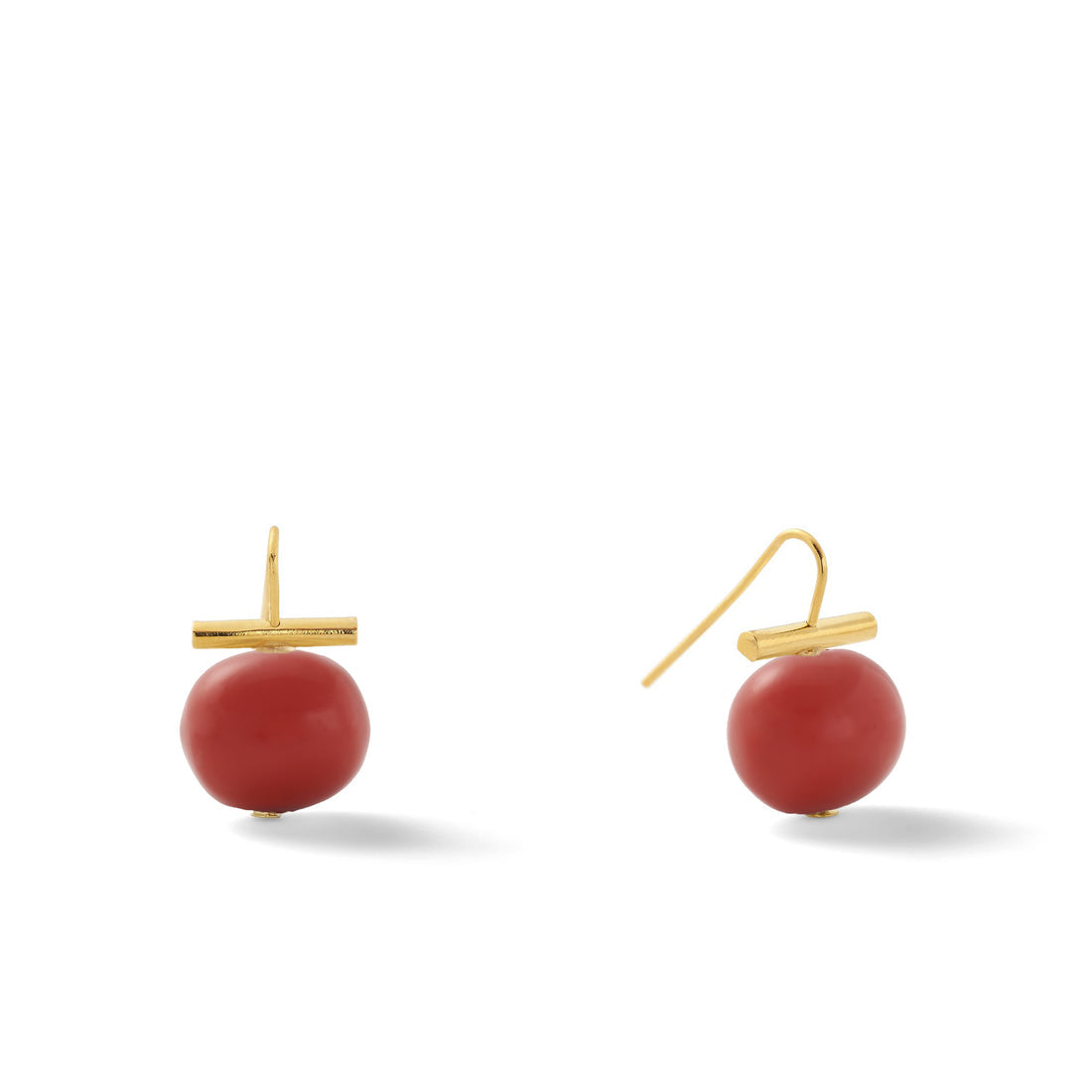 Polished gold pebble pearl earring with hypoallergenic rubber back