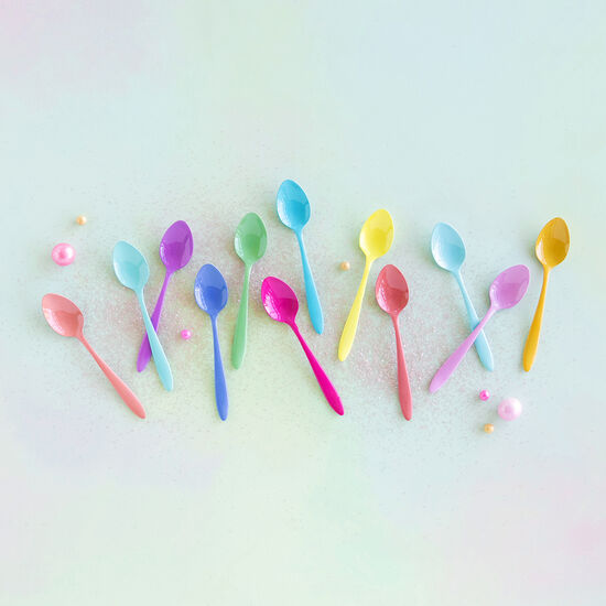 Sugar Sweet Spoon in enameled stainless steel with a sweet pattern
