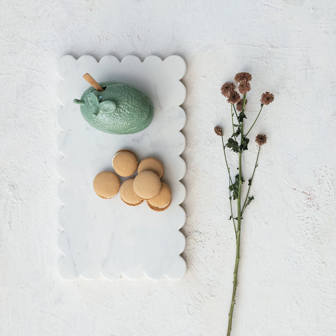 Marble Cheese/Cutting Board w/ Scalloped Edge - White