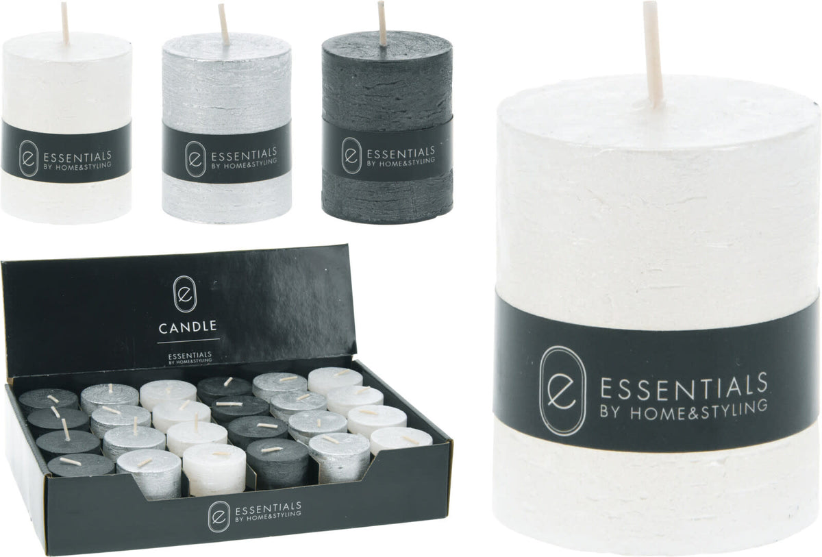 White cylindrical pillar candle with a smooth surface.