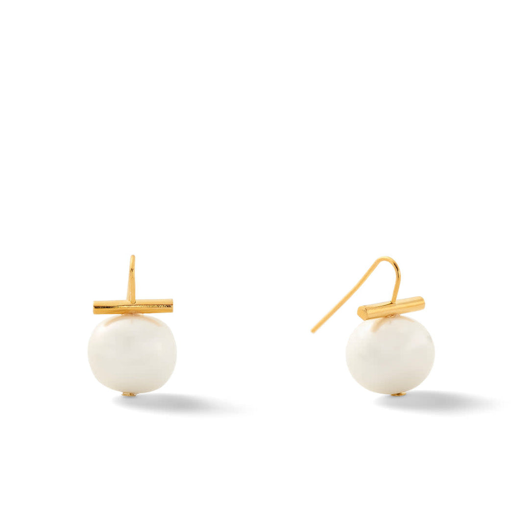 Medium Pebble Pearl Ear Wire
