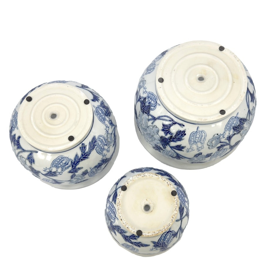 Round ceramic planter pot with blue and white chinoiserie fluting pattern
