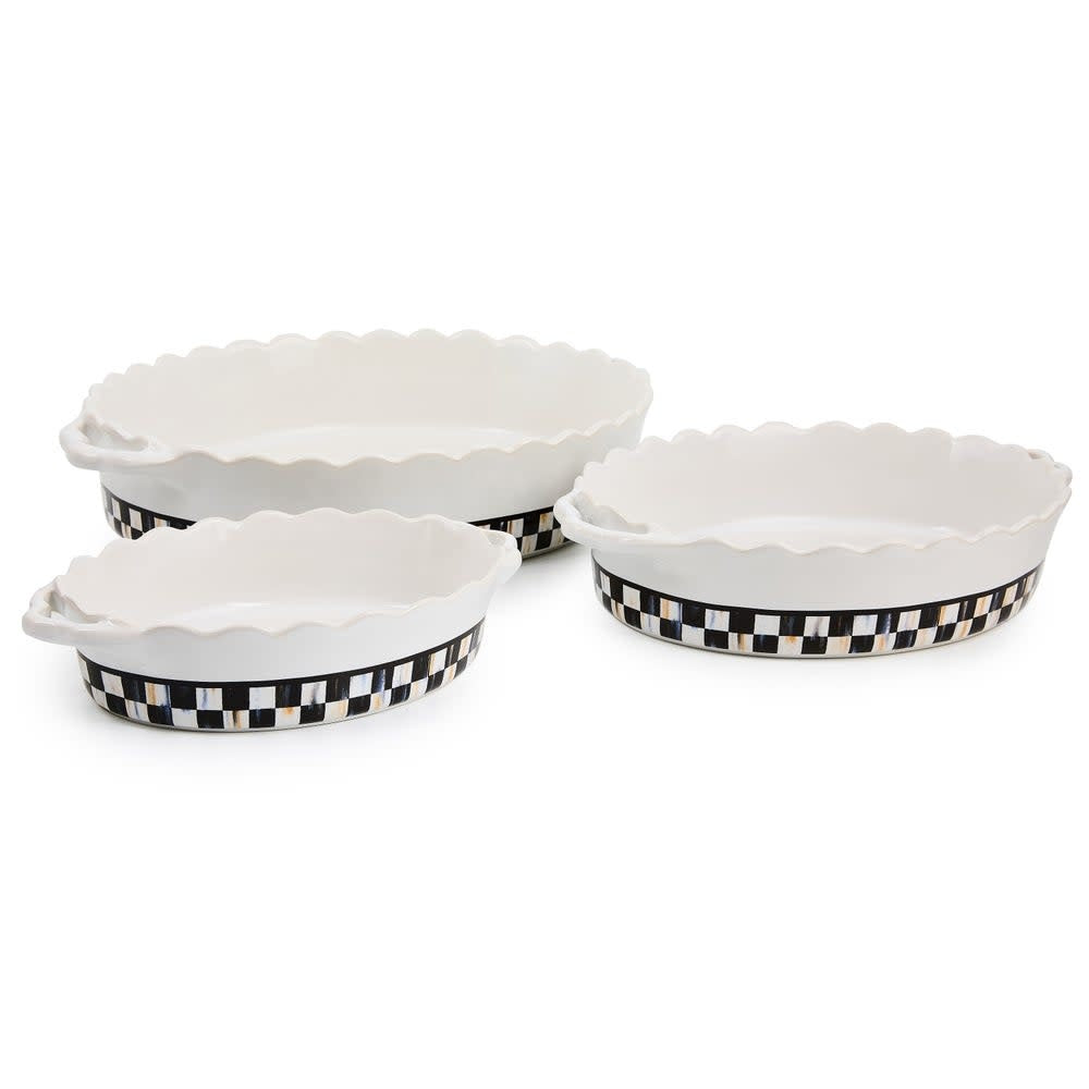Check Everyday Oval Baker in stoneware with a handle
