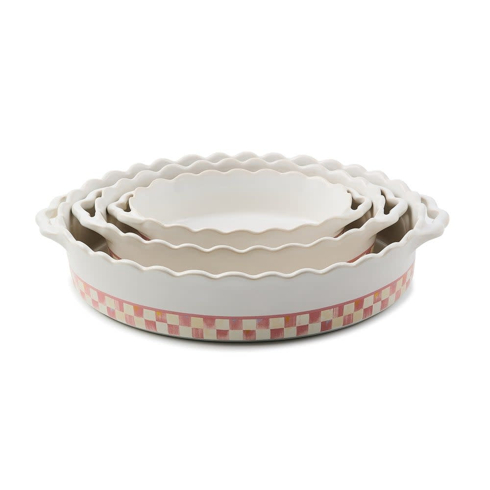 Oval stoneware baker with handle in neutral tone