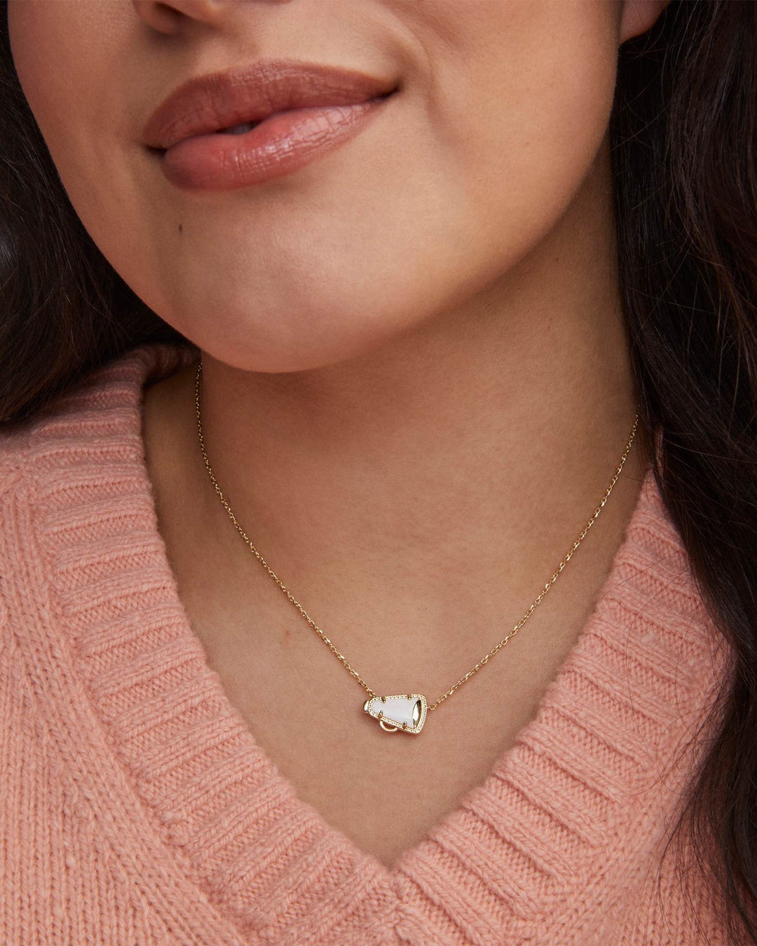 Cheer Short Pendant Necklace Gold White Mother Of Pearl