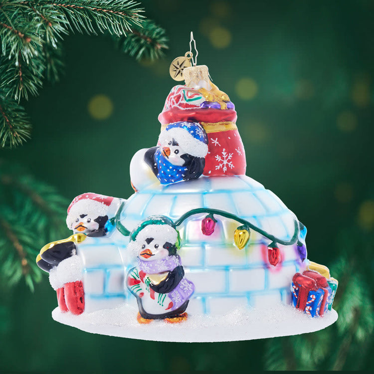 Chilly Igloo Rescue wooden puzzle featuring penguins freeing Santa from an icy igloo.