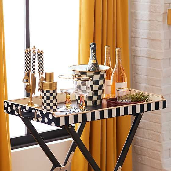 Courtly Check Wine Glass