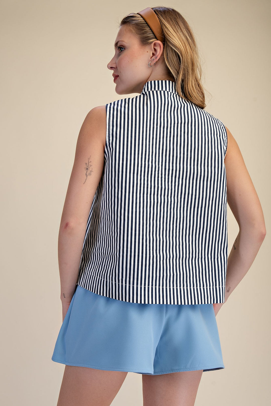 Amy Stand Collar Slit V-neck Sleeveless Stripe Top