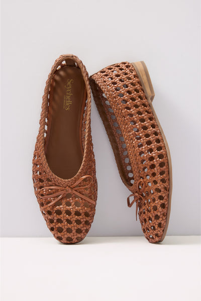 Flagstaff Woven Flat in brown leather upper with synthetic outsole