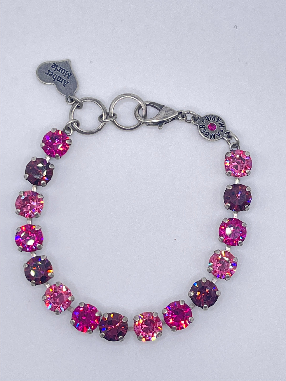 Classic Vienna bracelet featuring a delicate chain link design in silver-tone metal with an oval silhouette.
