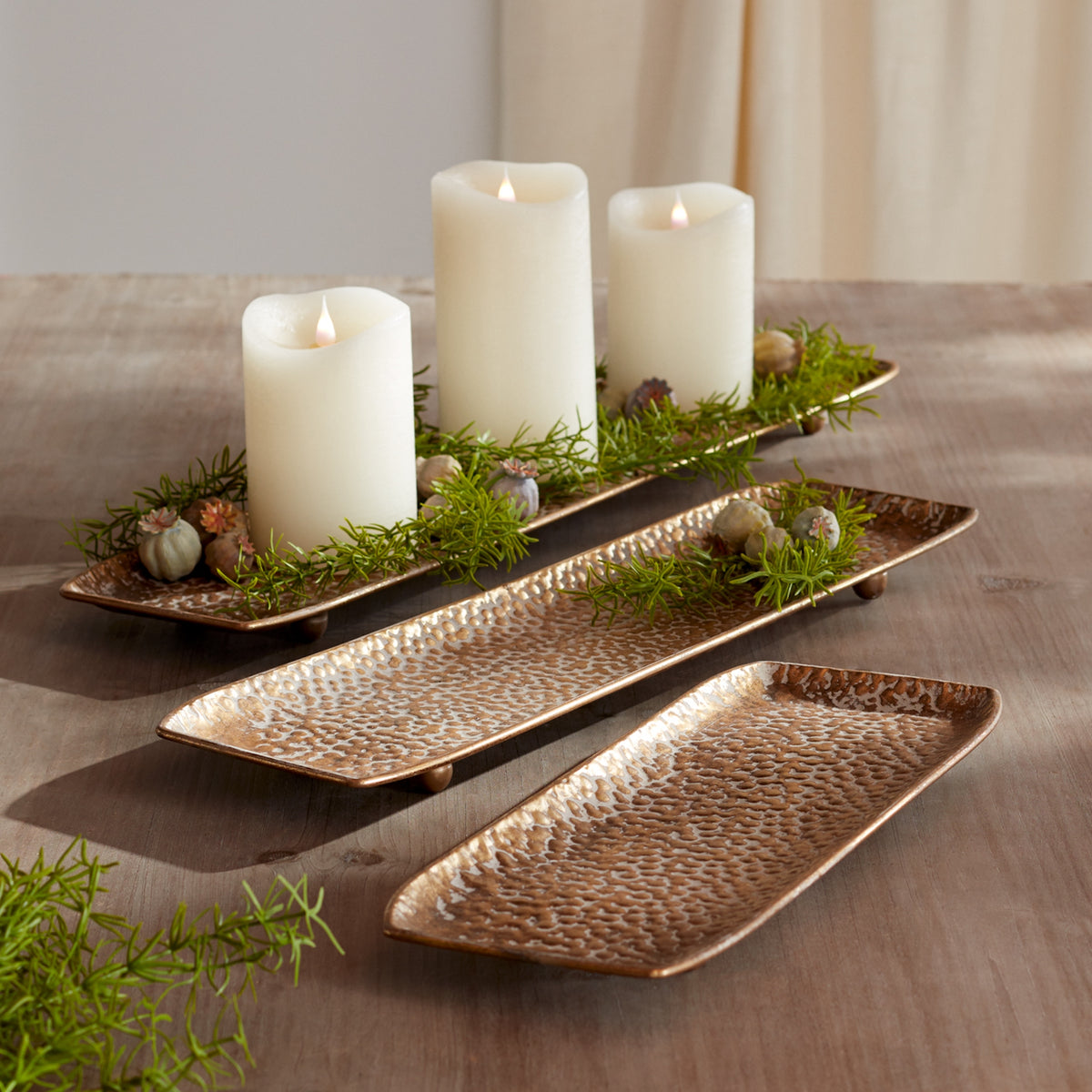 Metal decorative tray with a rectangular shape