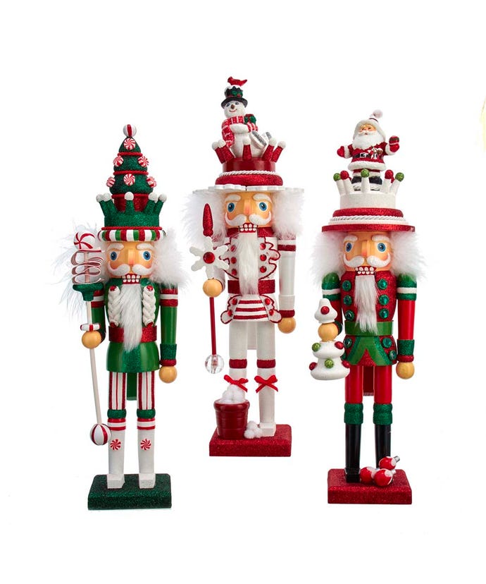Wooden Hollywood Nutcracker hat measuring 17.5 inches with a classic silhouette and natural finish.