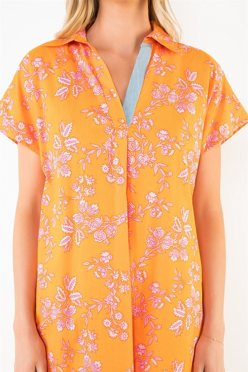 Thea Short Sleeve Floral Pattern V-neck Dress