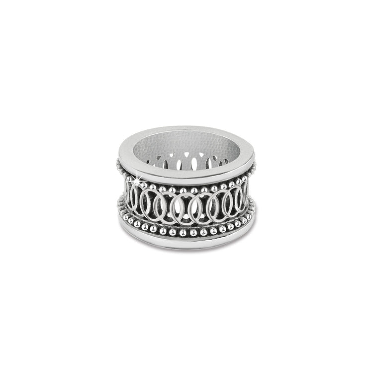 Silver plated Ferrara Siena ring featuring geometric steps and beaded details inspired by the Siena Duomo.