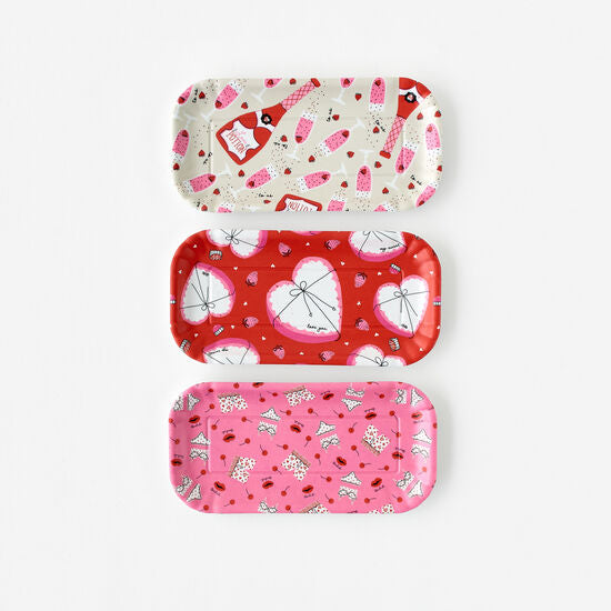 Valentine Paper tray in melamine with a white finish.