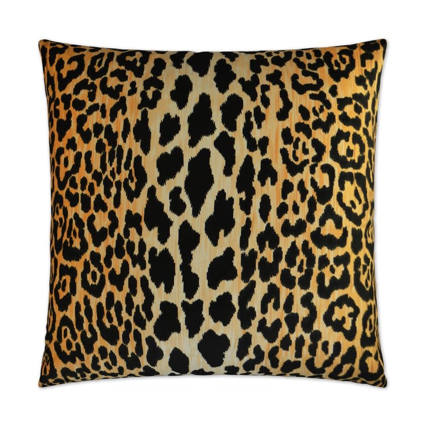 Jamil Pillow in polyester cotton with embroidery on a square shape.