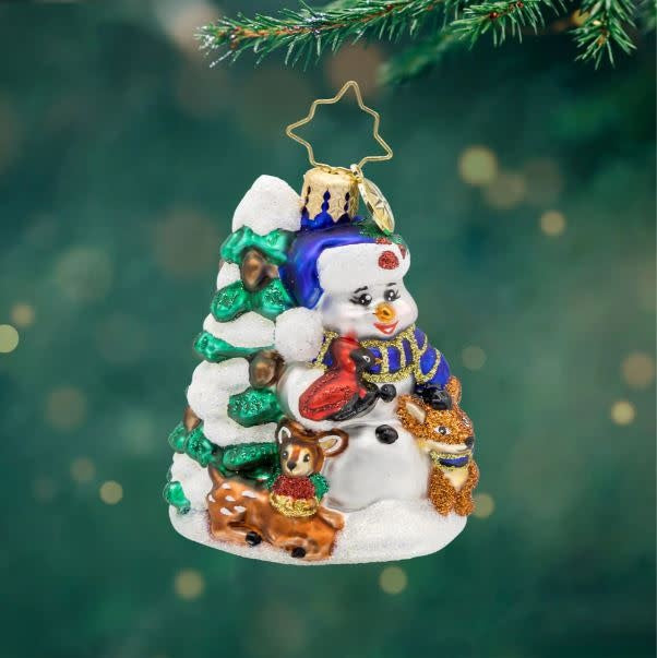 Wintery Pals Gem figurine in blue with snowflake pattern