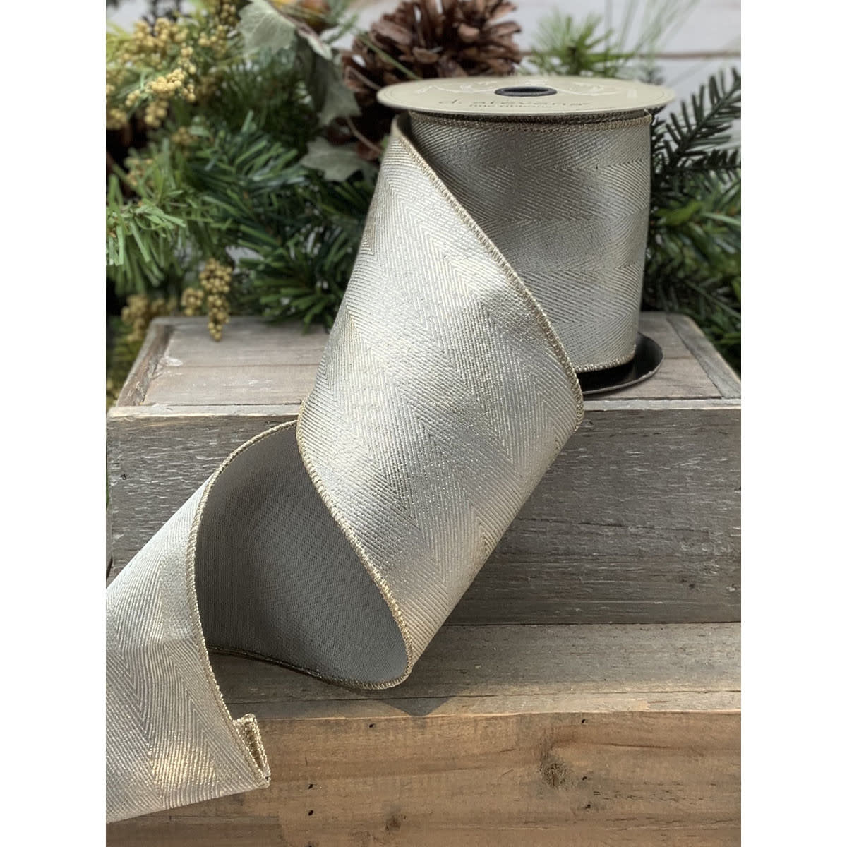Pearl-grey metallic ribbon with flame stitch jacquard pattern