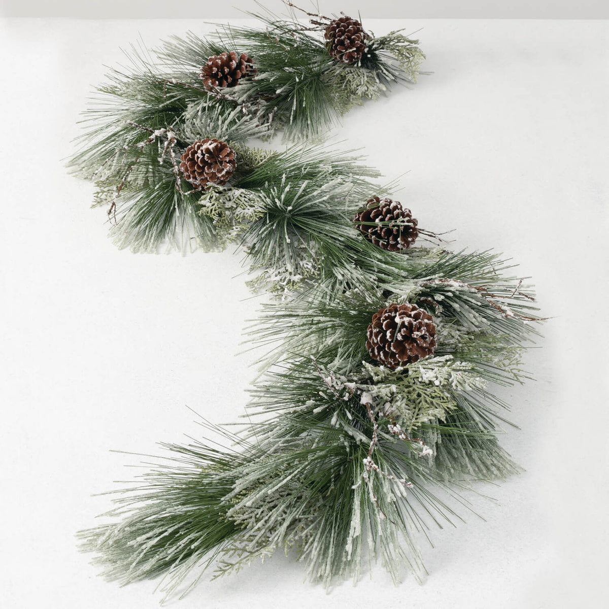 6-foot frosted green polyvinyl chloride pine garland with long needles