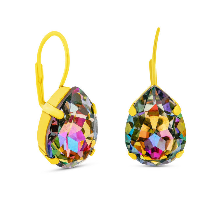 Antique gold-plated brass Lumi hook earrings featuring high-quality crystals in a Candy Crush pattern.