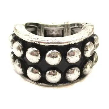 Western-style double bubble stretch ring in silver metal with a twisted rope pattern.