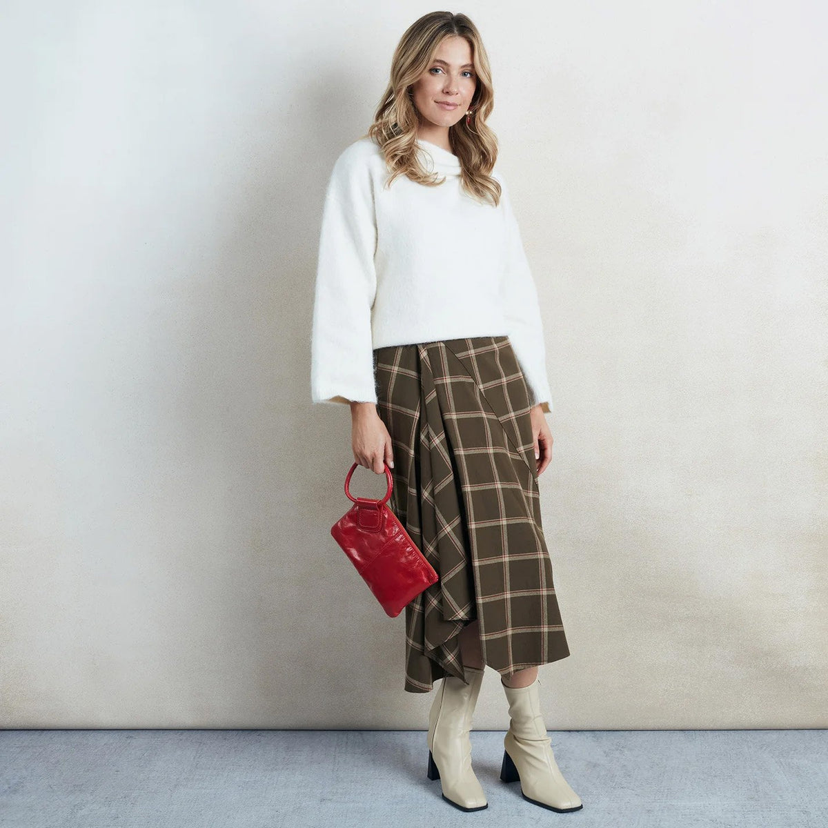 HOBO Sable Wristlet in True Red, alternate view