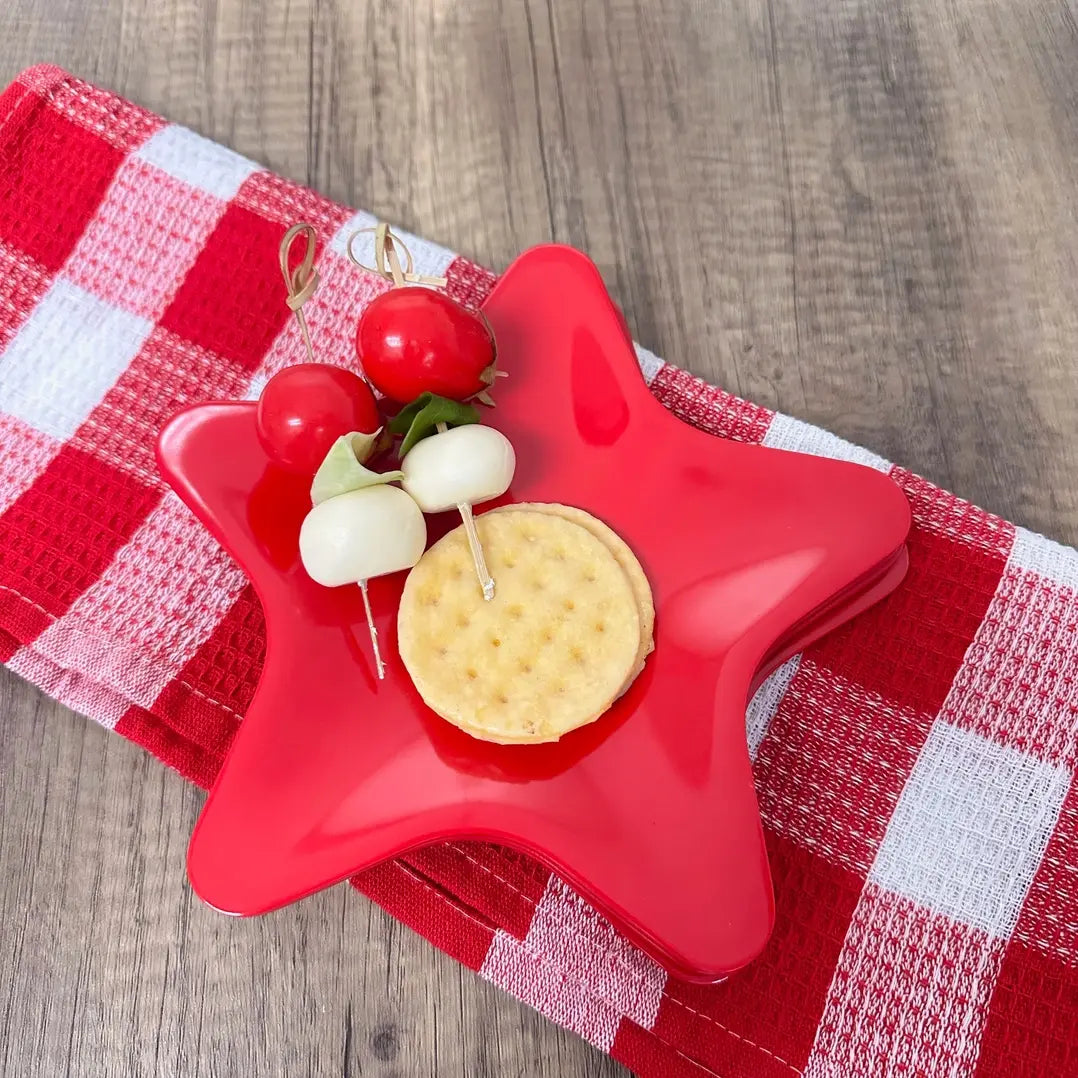 Red star-shaped melamine plate with smooth edges