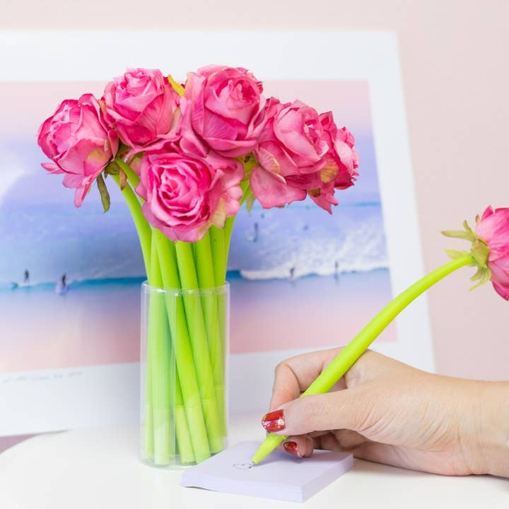 Pink flower pen with a three-inch bloom detail