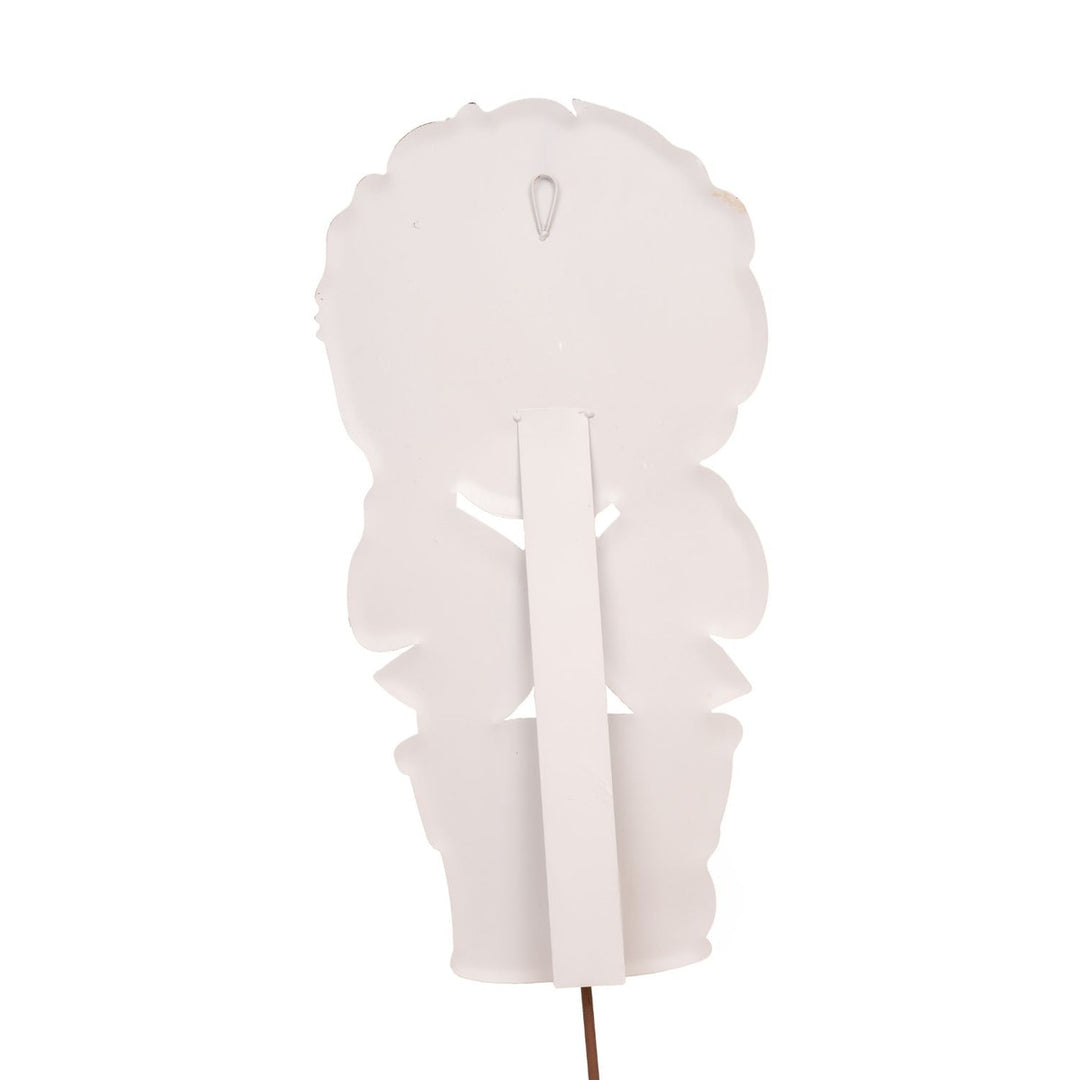 Beck's Vintage Topiary stake in dark green with a classic topiary silhouette and natural wood finish.