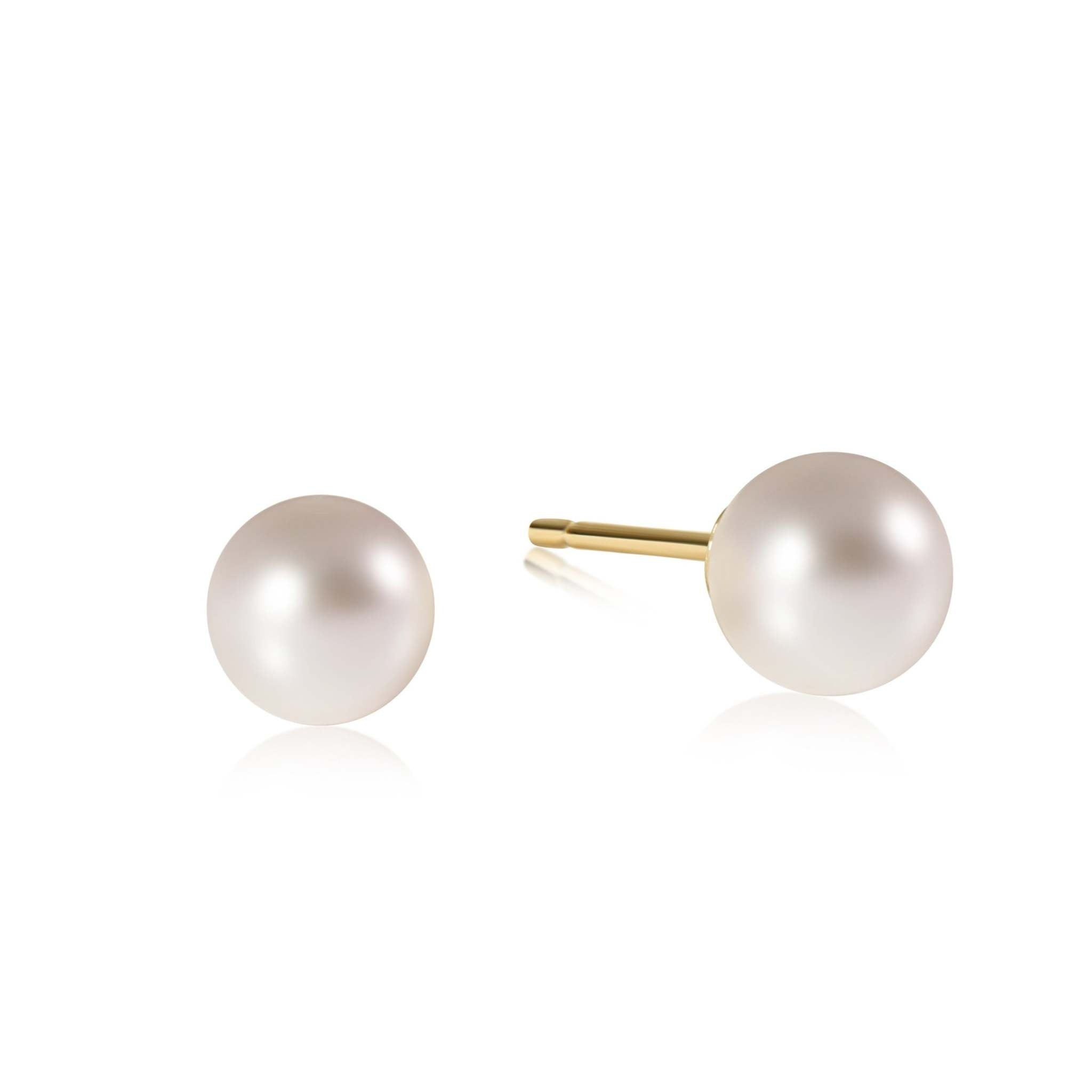 Classic pearl stud earring with a gold-filled finish