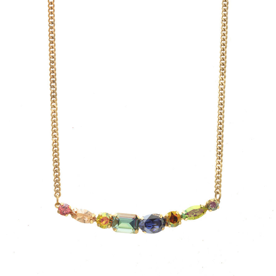 Isla necklace in watermelon-colored resin with a gold-plated chain.