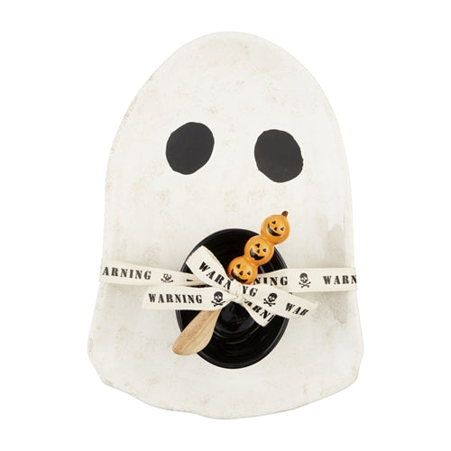 Wooden dolomite chip dish with three pumpkin spreader