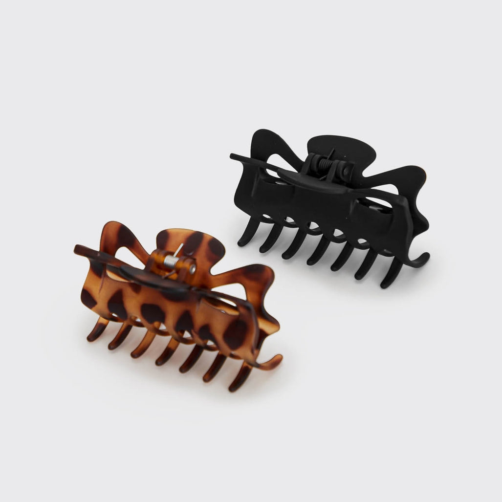 Matte recycled hair clip measuring 8.5cm length with easy grip finish