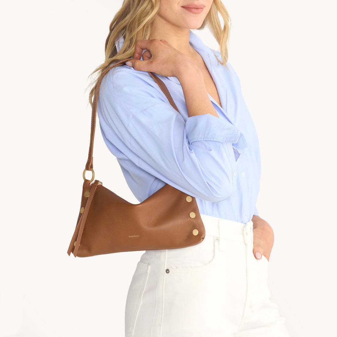 Kyle bag in tan leather with detachable crossbody strap.