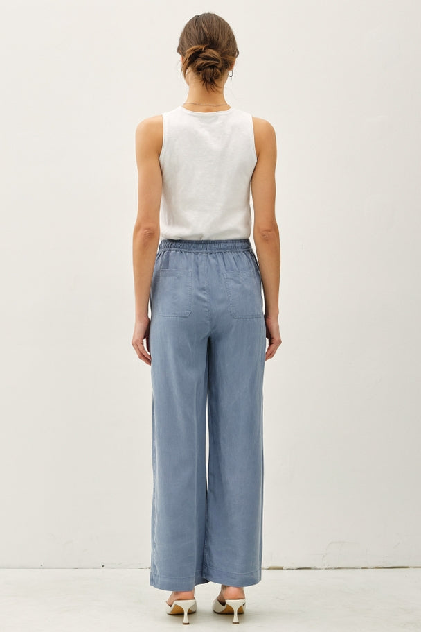 Women's Jane Tencel wide leg pant in neutral tone with elastic waistband and side pockets.