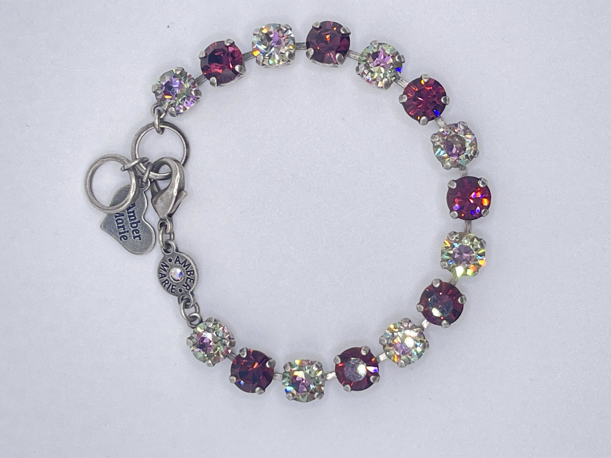 Milan classic bracelet in gold-tone metal with a sleek chain link pattern.