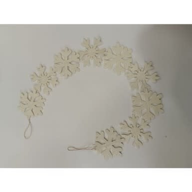 Cream felt snowflake garland with a natural white color.