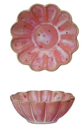 Round stoneware flower-shaped dish with hand-painted dots and gold electroplated rim.
