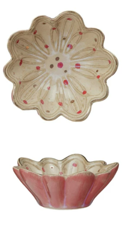 Round stoneware flower-shaped dish with hand-painted pink dots and gold electroplated rim
